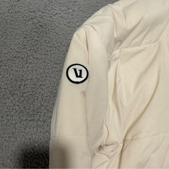 Vuori Canyon Insulated Jacket in Bone XL - Picture 13 of 16